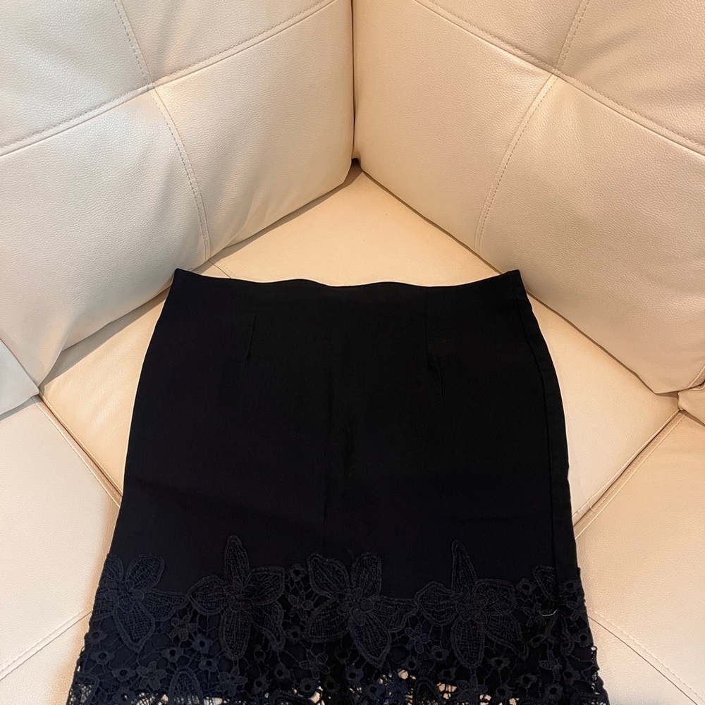 Iz Byer Black Pencil Skirt with Lace Hem - Picture 3 of 3